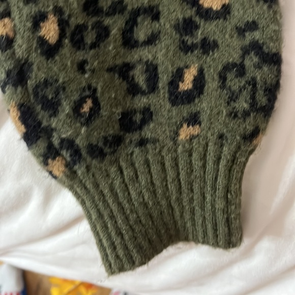 Vans green cheetah print sweater - Picture 6 of 6